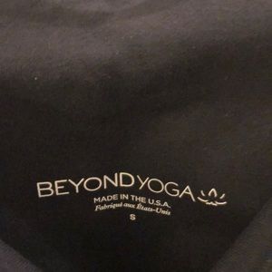 Beyond Yoga Pants - Beyond Yoga gray and black crop legging, sz s Beyond Yoga Pants - Beyond Yoga gray and black crop legging, sz s
